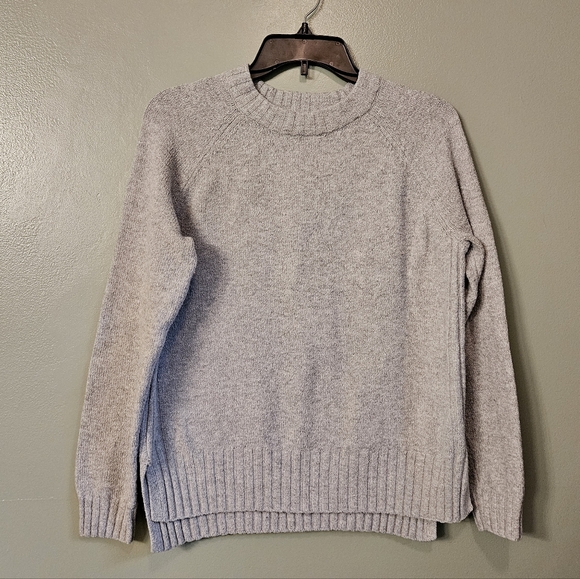 Sweater - Picture 1 of 5
